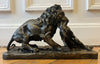 Bronze XIXe signé Fratin – Lion terrassant un sanglier – Sculpture animalière