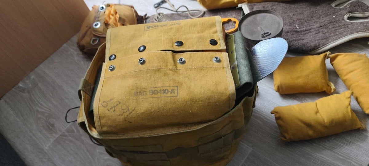 RADIO DE SURVIE GIBSON GIRL USAAF  US – WW2 – DATÉE 1943 – COMPLÈTE