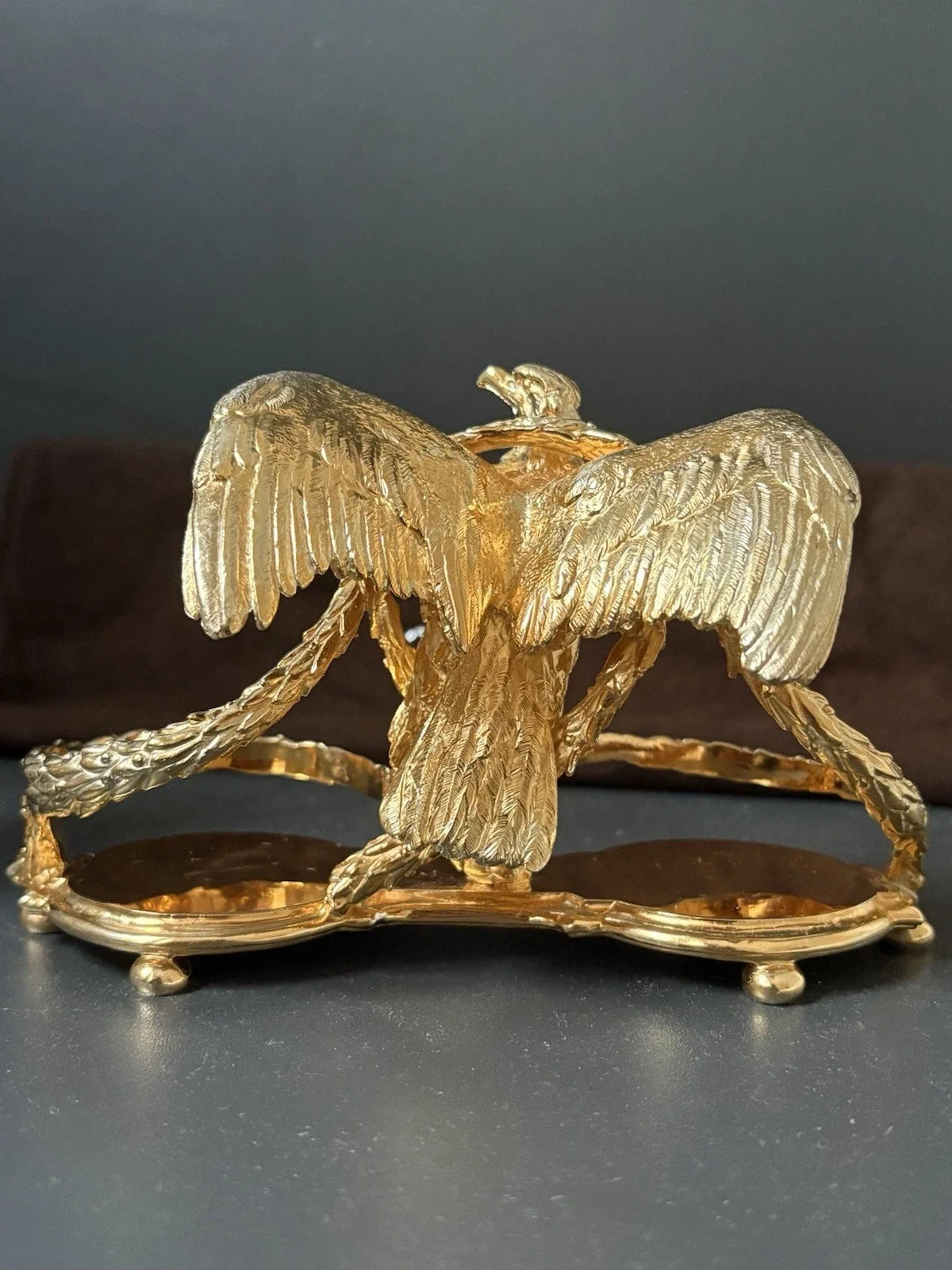 Saleron en métal doré à l’or 24 carats par maison christofle aigle