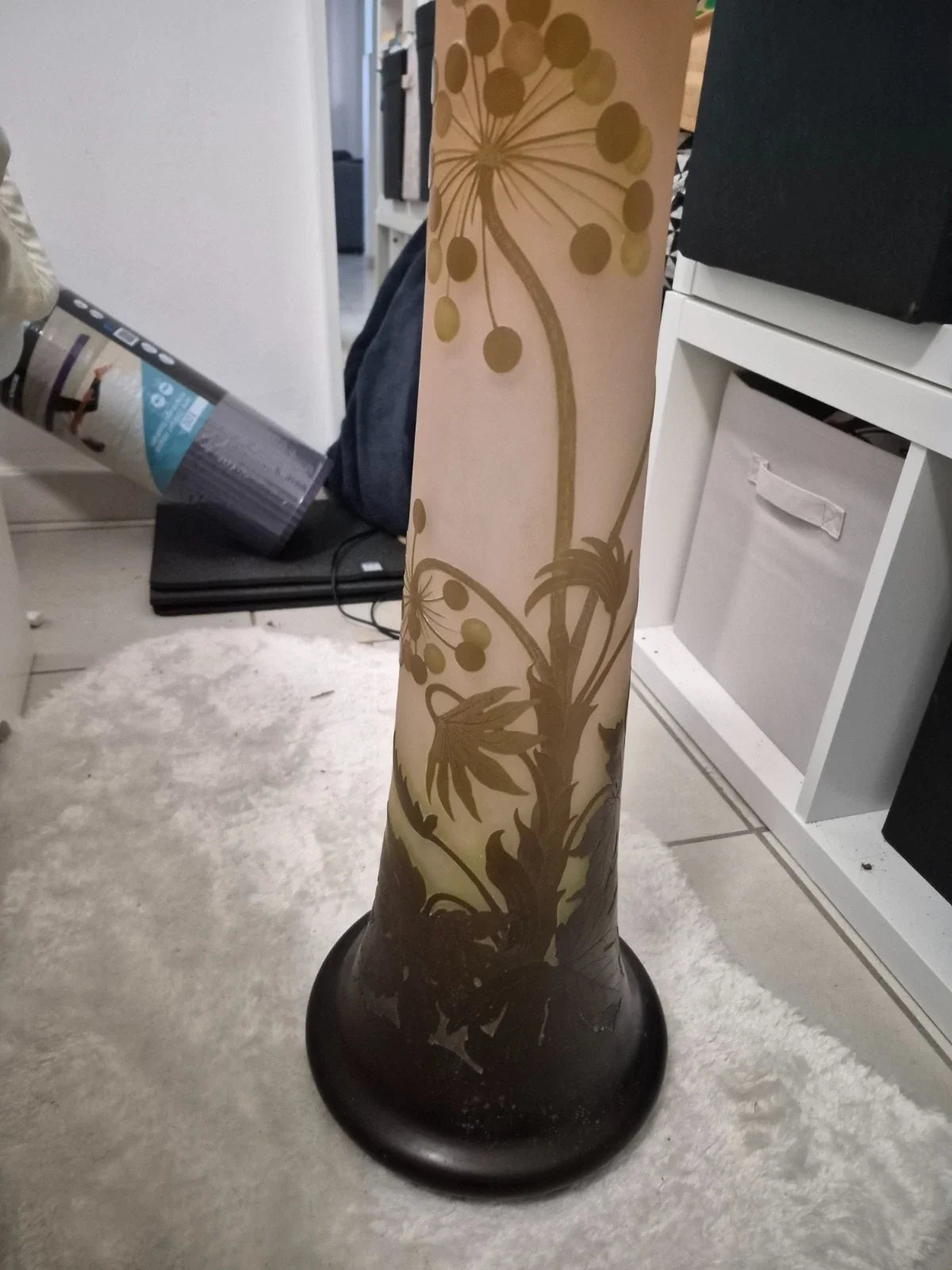 Vase en patte de verre signée gallé