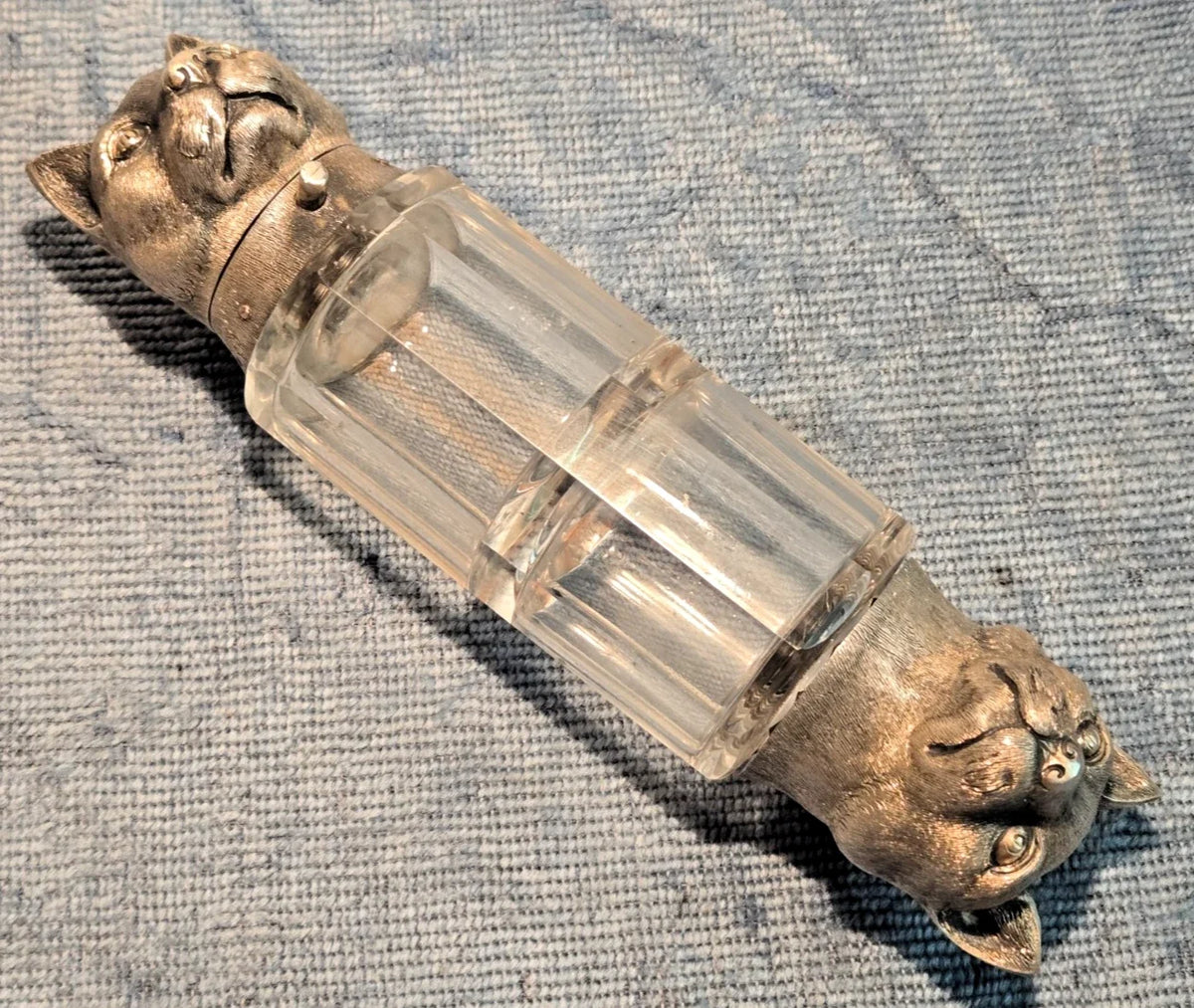 Beau flacon double ancien à parfum et sels en cristal taillé
