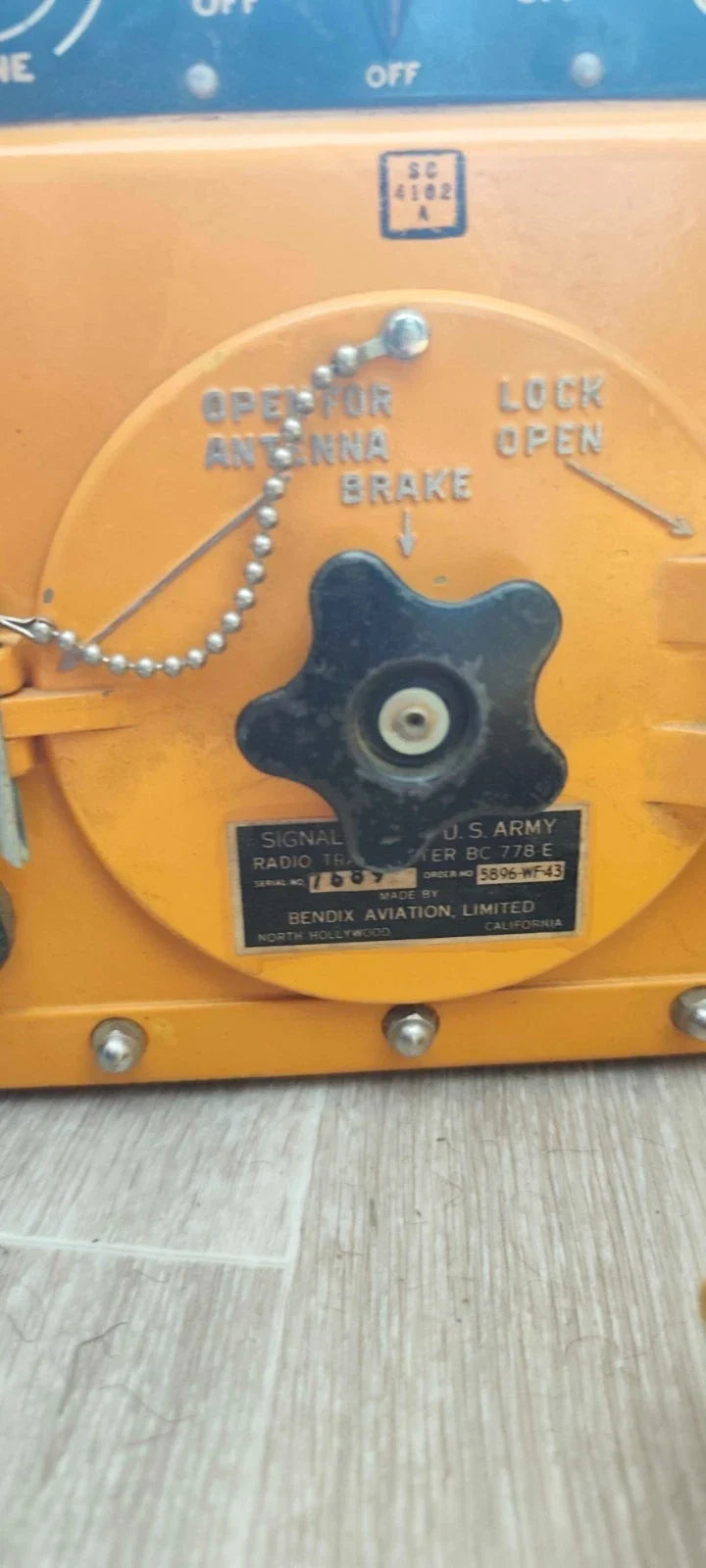 RADIO DE SURVIE GIBSON GIRL USAAF  US – WW2 – DATÉE 1943 – COMPLÈTE