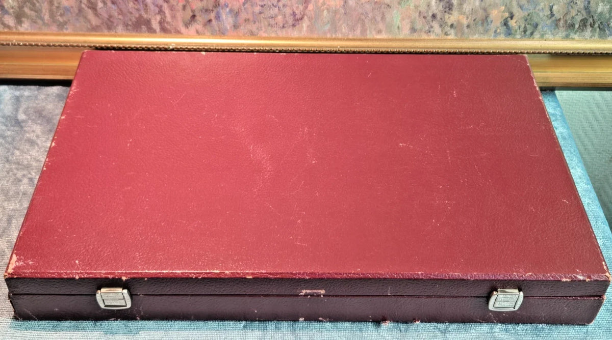 Belle ménagère ancienne en métal argenté CHRISTOFLE  Modèle MALMAISON 47 pièces