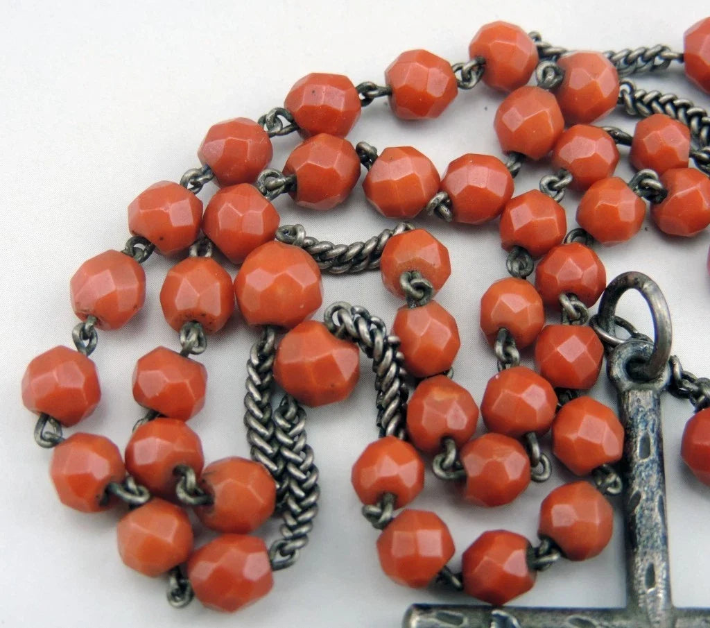 Ancien gros Chapelet en perles de corail facettées et argent massif poids 36 G
