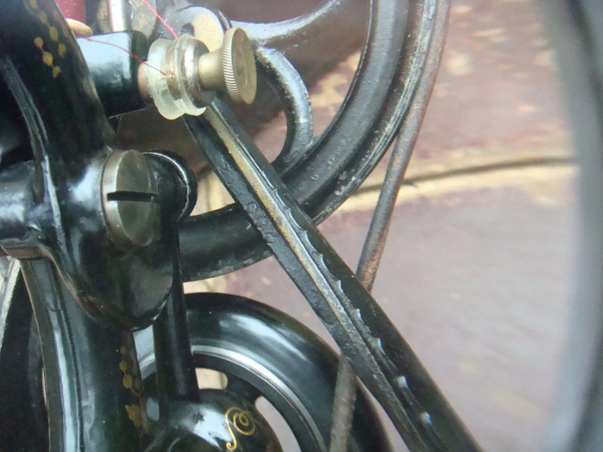 Machine à coudre ancienne et vintage Wilcox & Gibbs