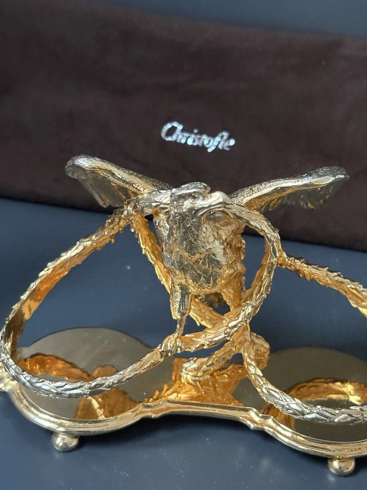 Saleron en métal doré à l’or 24 carats par maison christofle aigle