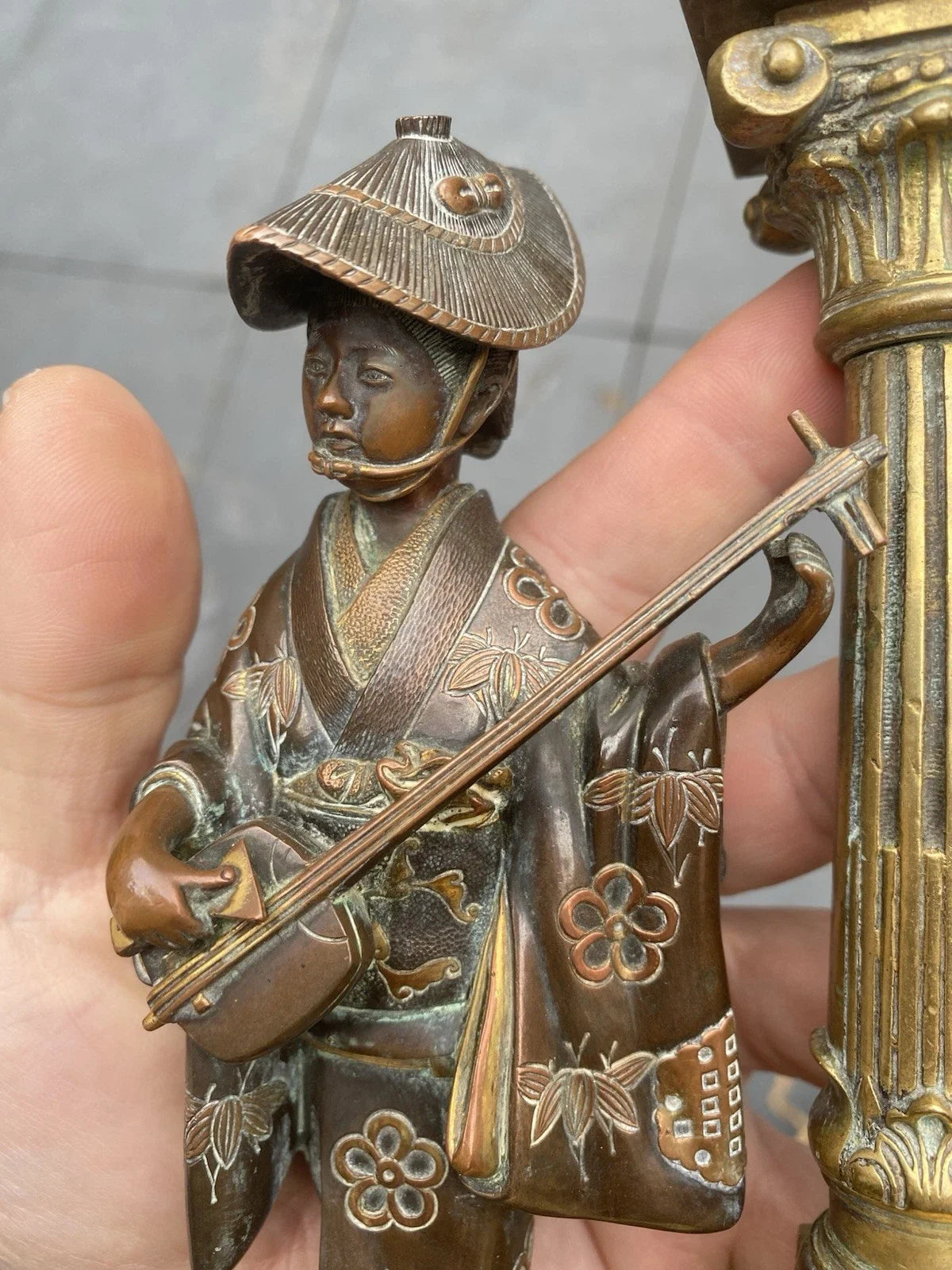 Lampe ancienne en bronze