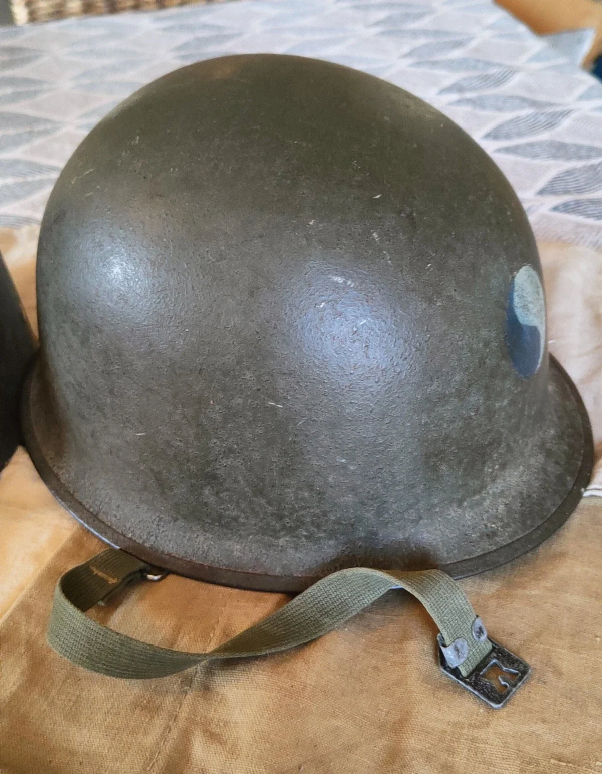 Casque US M1 WW2 29th Infantry Division D-Day Omaha Beach WW2 Normandie Insigne