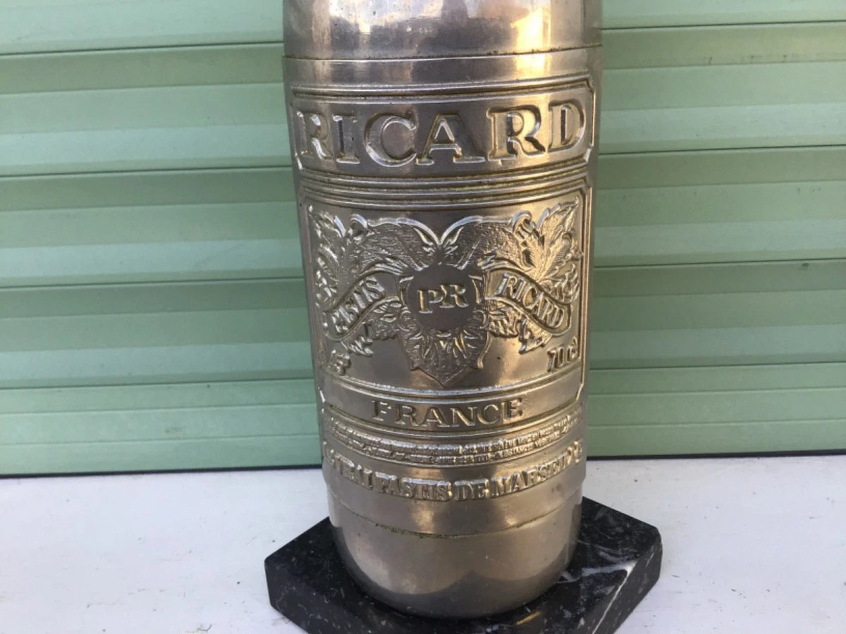 Bouteille de ricard ancien en fer tropher coupe objet rare