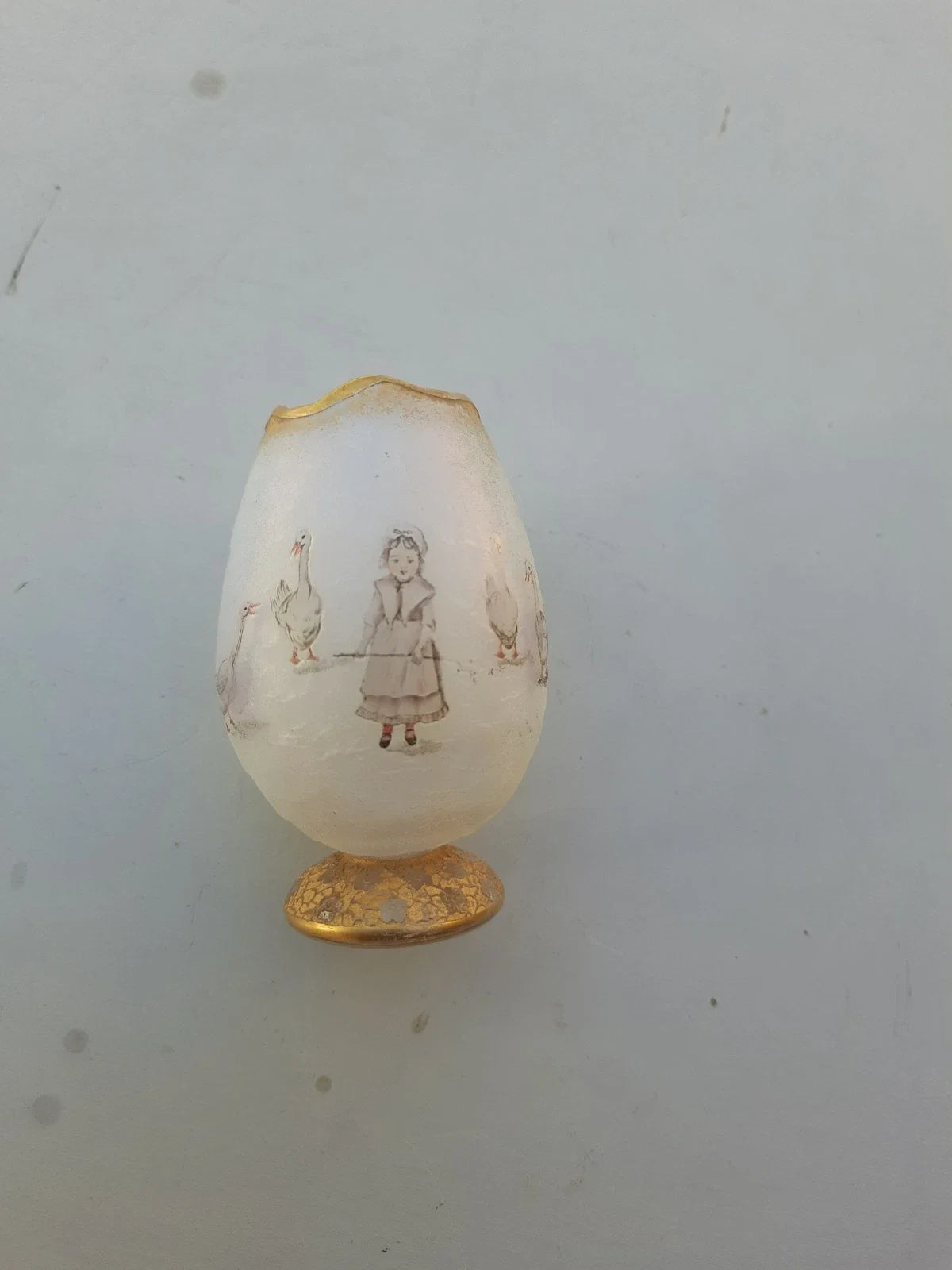 Rare Ancien Petit Vase Daum Nancy Gardeuse D Oies Verre Givré. Bordé D Or.