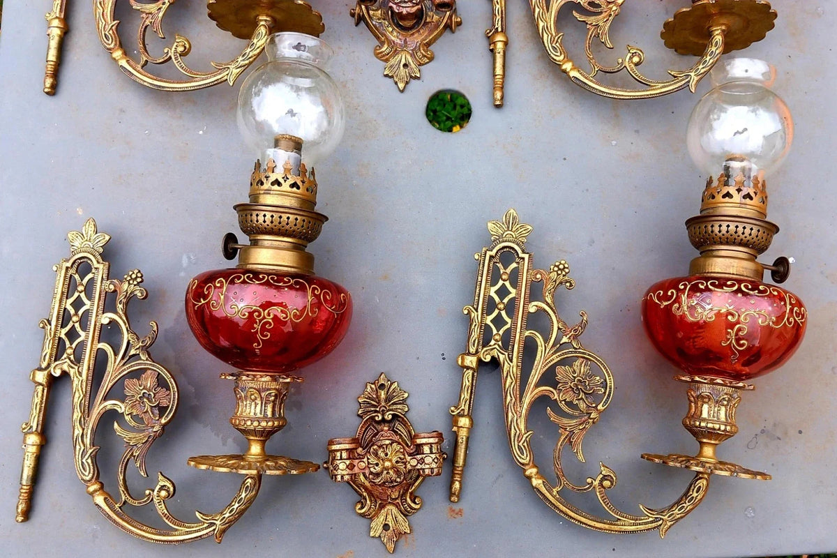 Magnifique paire de lampes , 2 x 2 toupies de piano a petrole tube verre émaillé