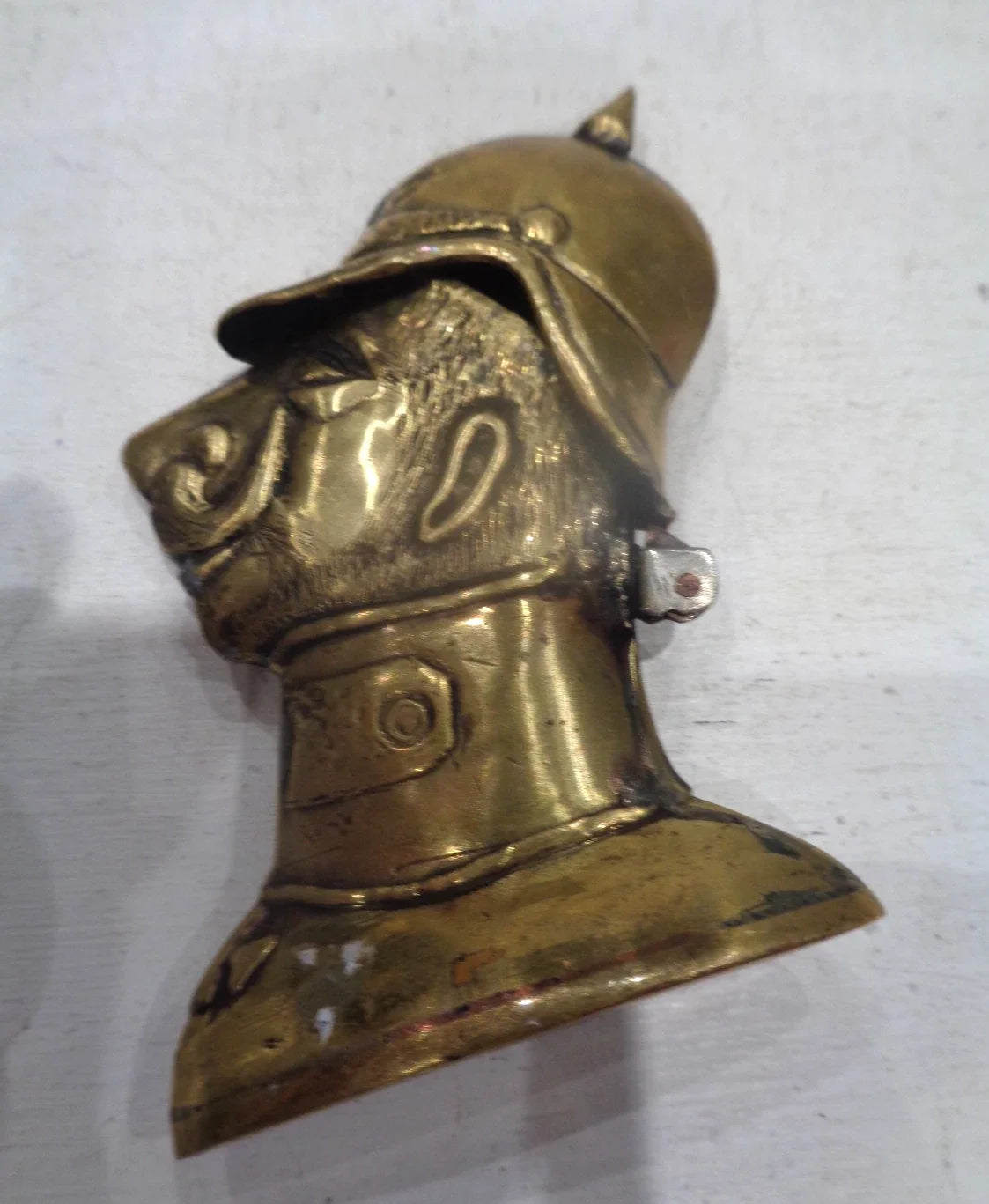 Briquet artisanat de tranchée représentant le kaiser en caricature
