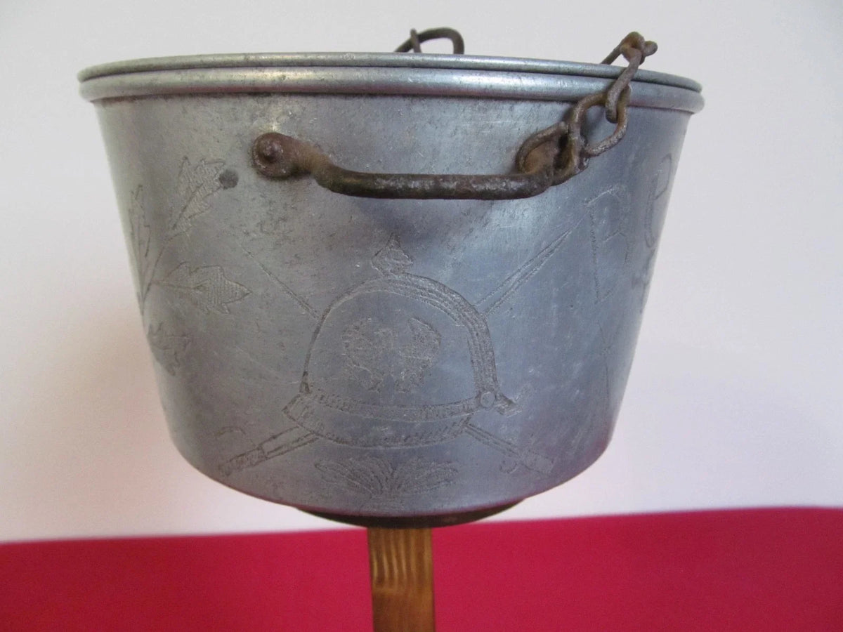 Gamelle gravee soldat francais infirmier art de tranchee ww1 yser poilu adrian