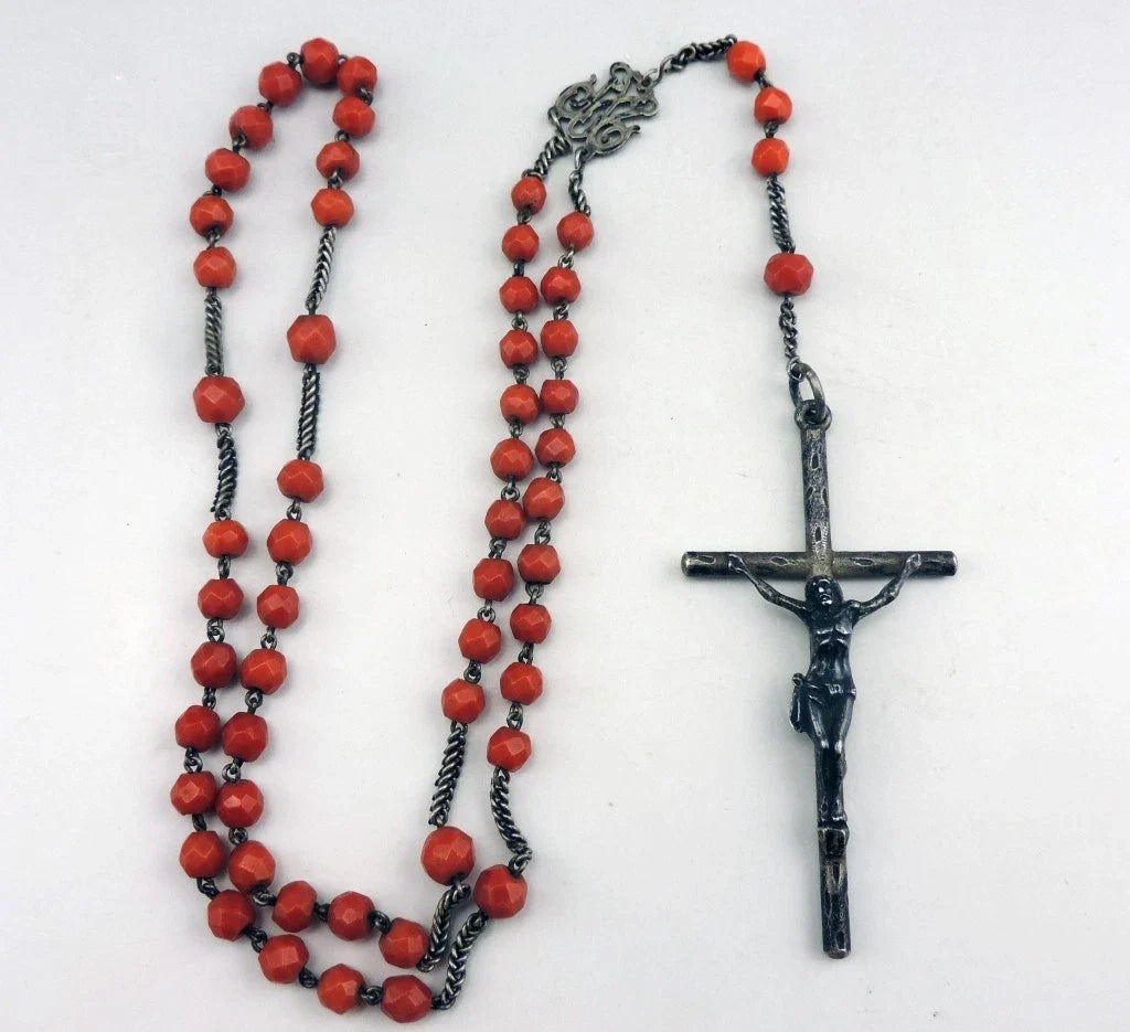 Ancien gros Chapelet en perles de corail facettées et argent massif poids 36 G