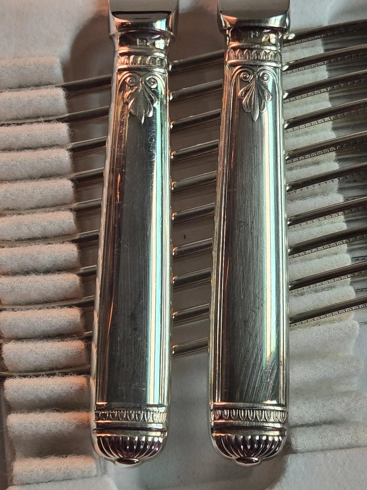 Belle ménagère ancienne en métal argenté CHRISTOFLE  Modèle MALMAISON 47 pièces