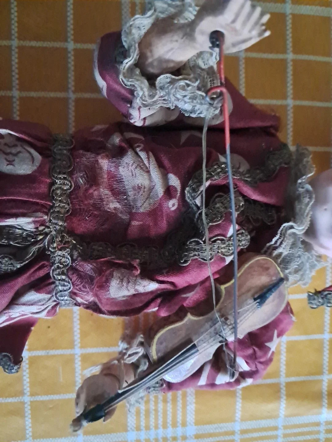Poupee Automate, Musical. Tete Porcelaine Ancien