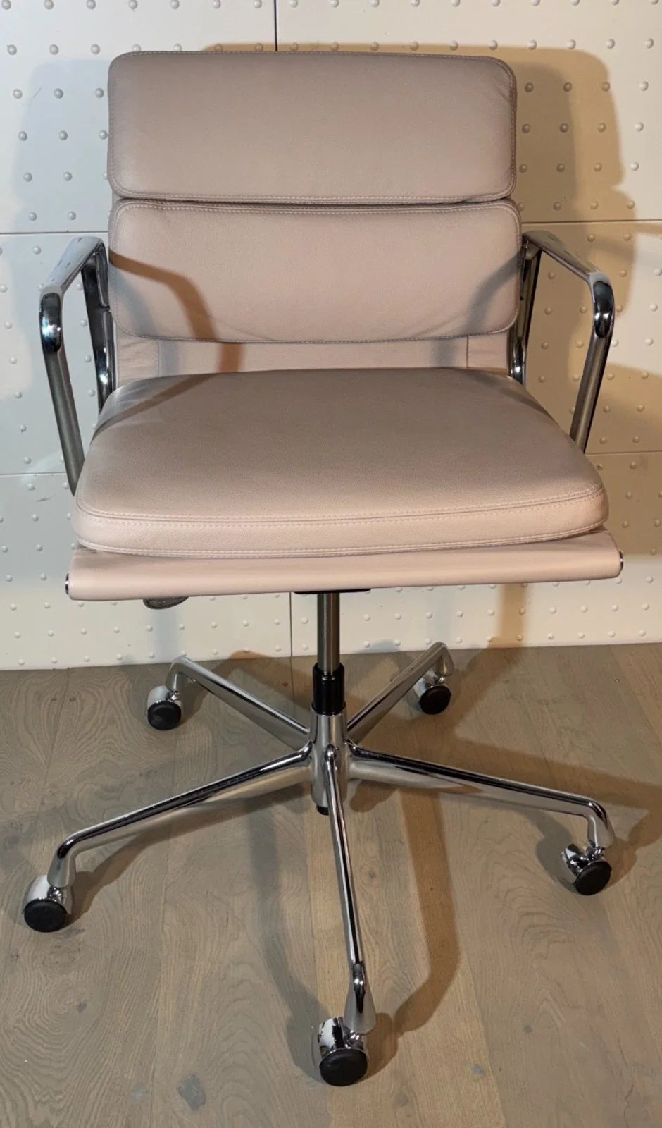 Vitra Alu Chair EA 217 Softpad chaise de bureau avec accoudoirs, Charles et Ray Eames