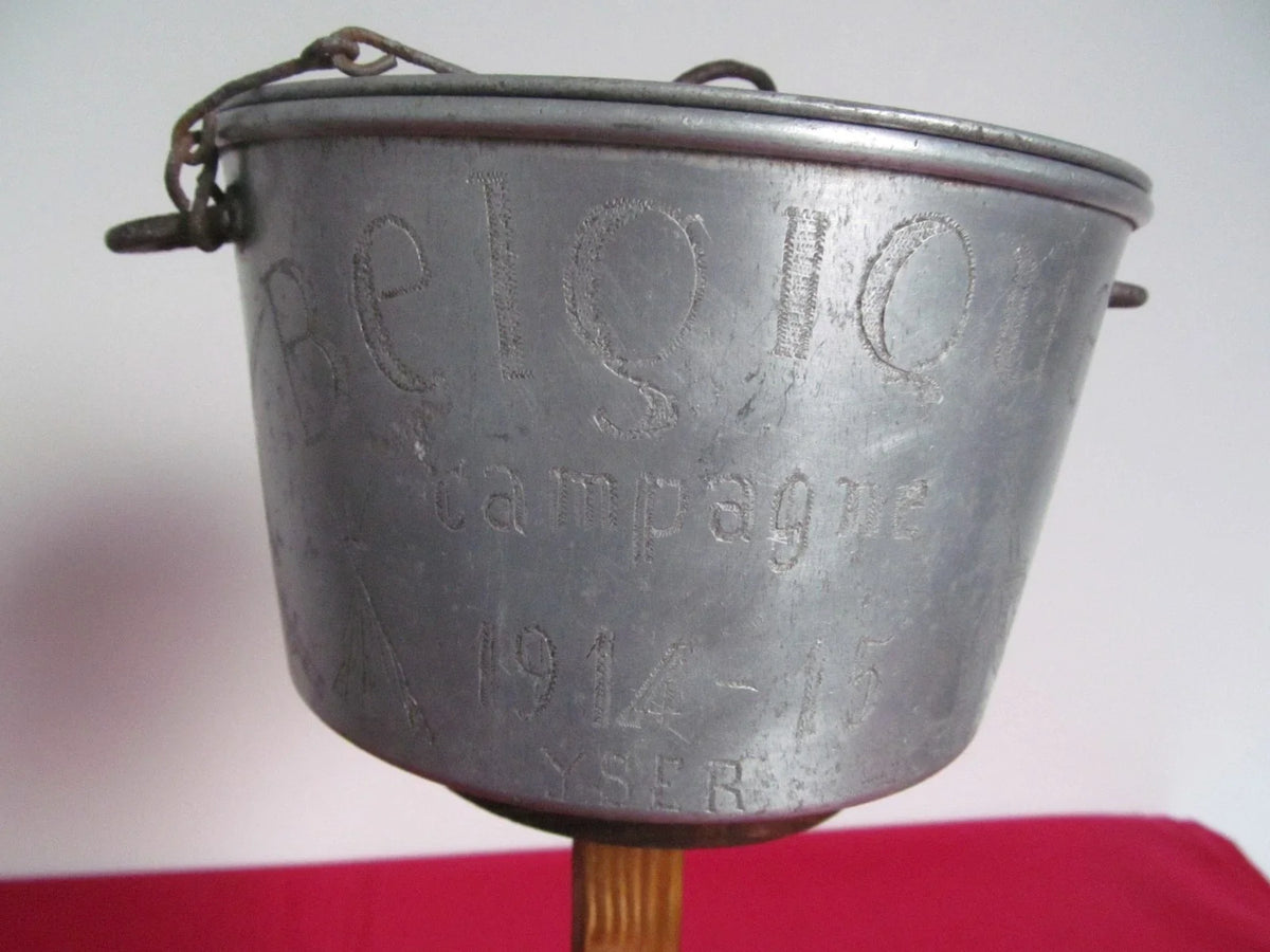 Gamelle gravee soldat francais infirmier art de tranchee ww1 yser poilu adrian