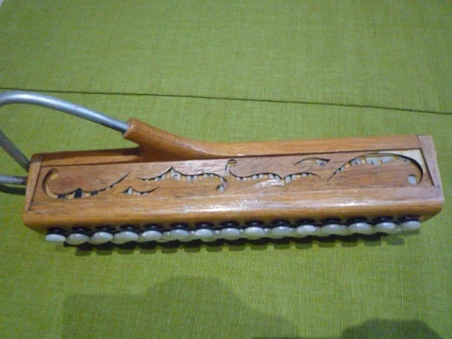 Accordina ancien en bois