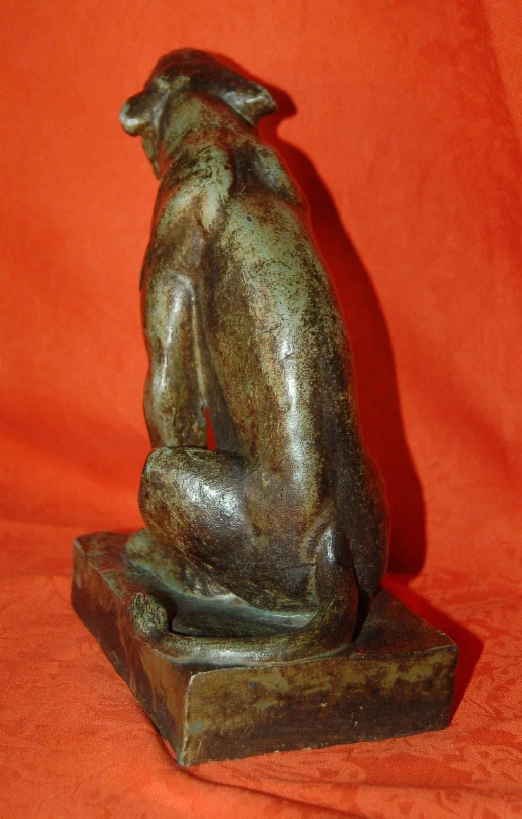 Georges Lucien GUYOT (1885-1972)  lionne assise  école de POMPON
