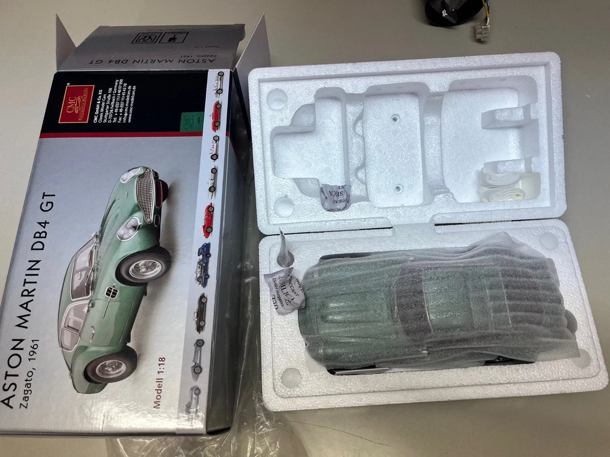 Aston Martin DB4 GT Zagato  vert