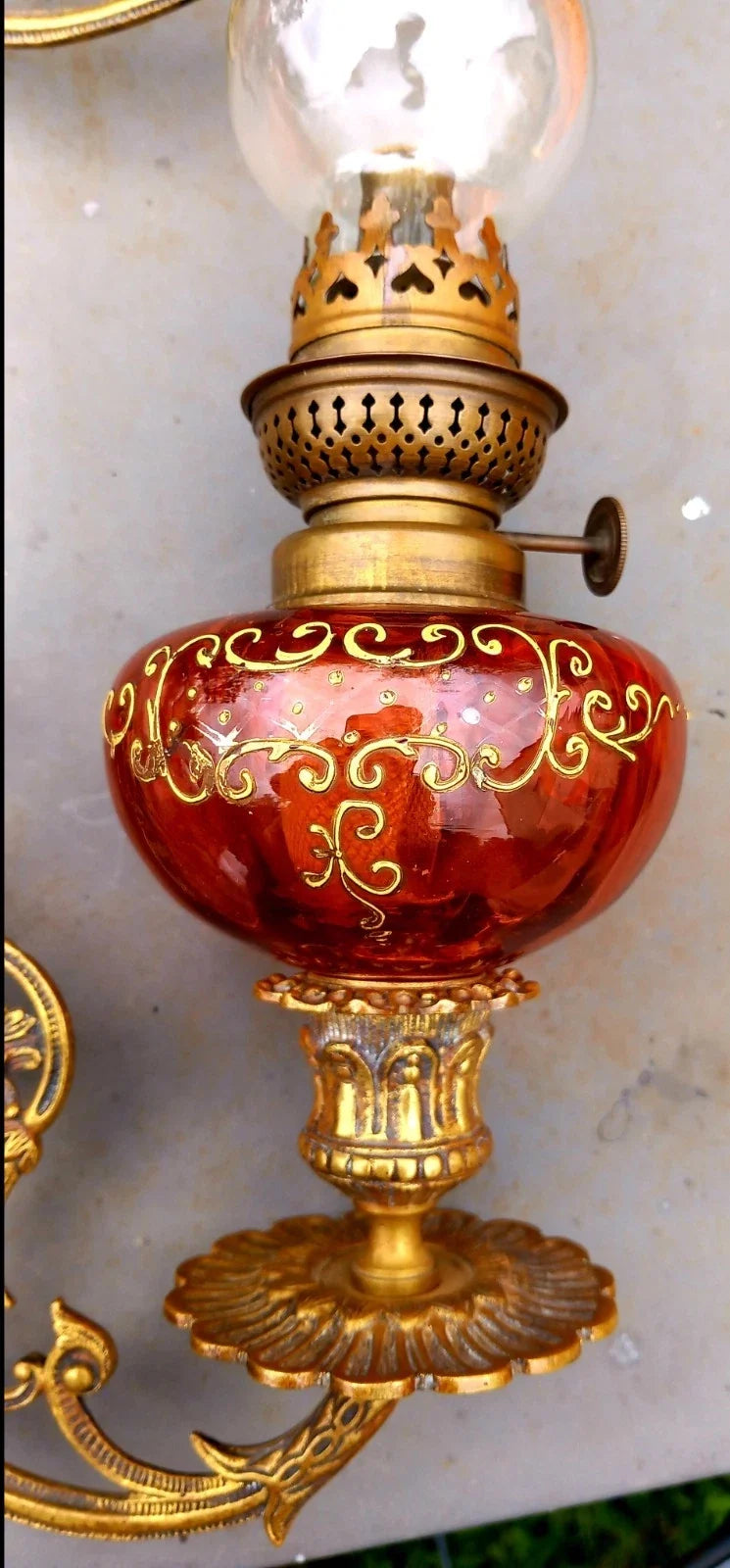 Magnifique paire de lampes , 2 x 2 toupies de piano a petrole tube verre émaillé