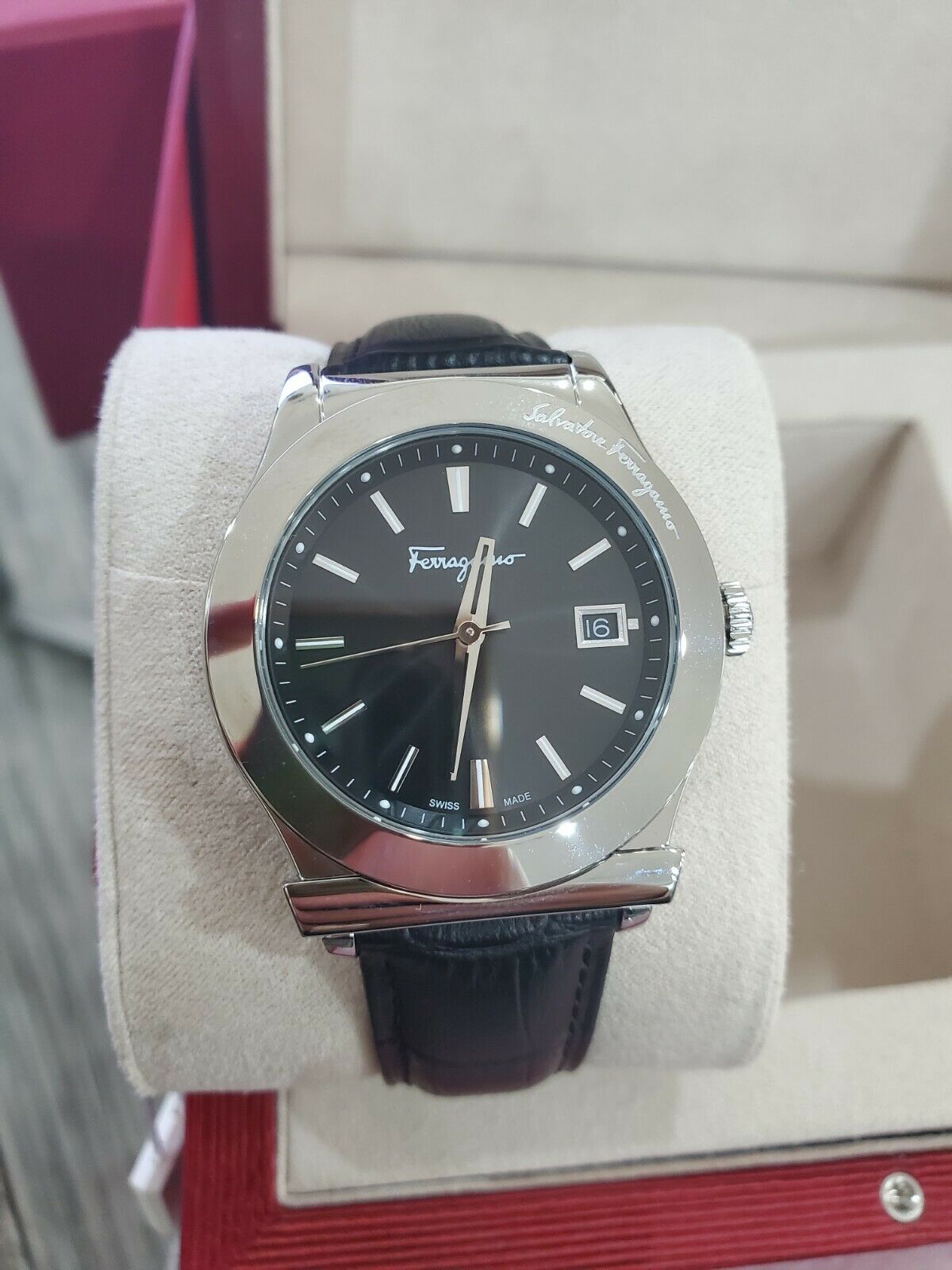 Salvatore Ferragamo Homme FF3970014 Acier Inoxydable 1898 date swiss watch