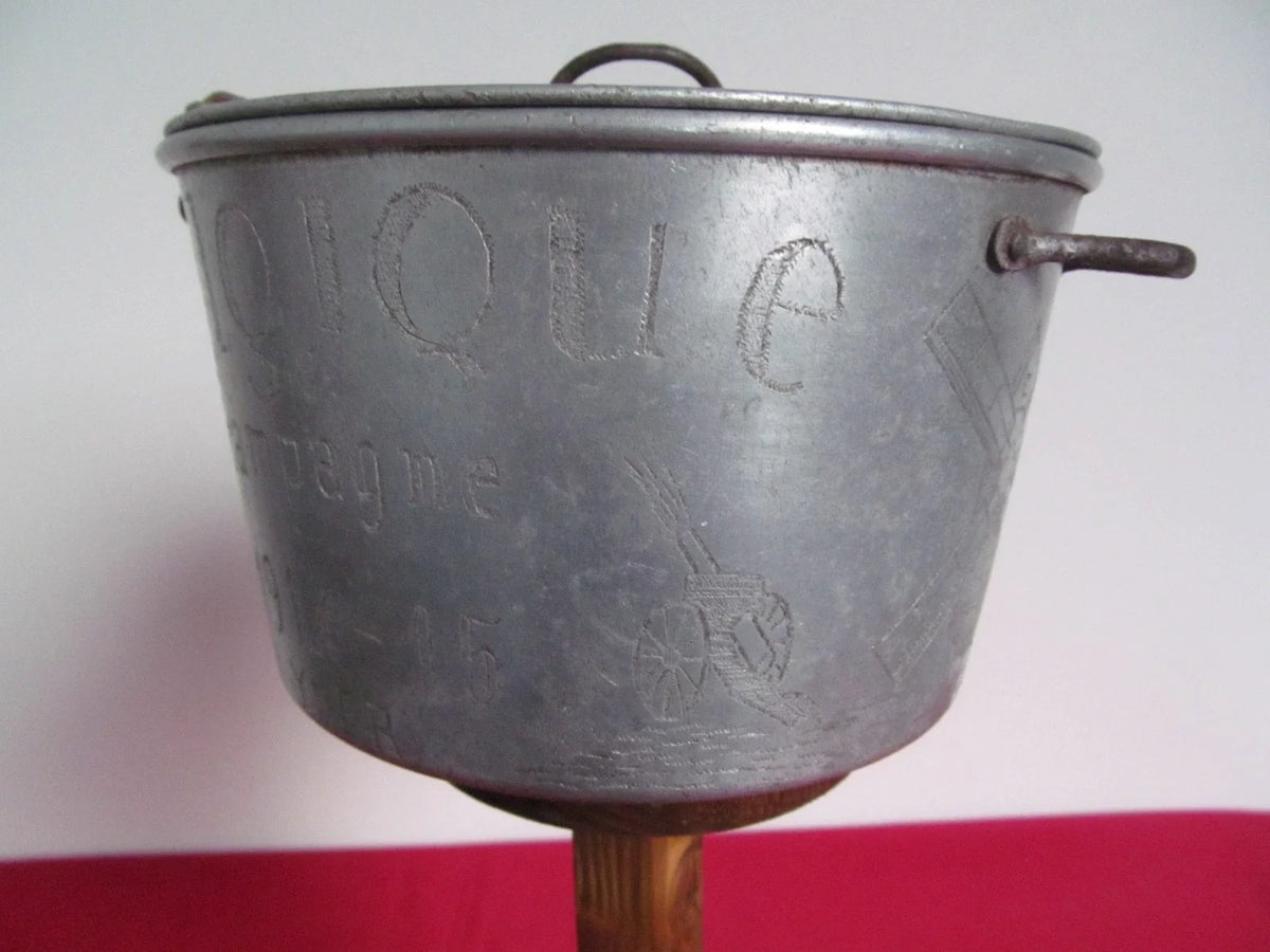Gamelle gravee soldat francais infirmier art de tranchee ww1 yser poilu adrian