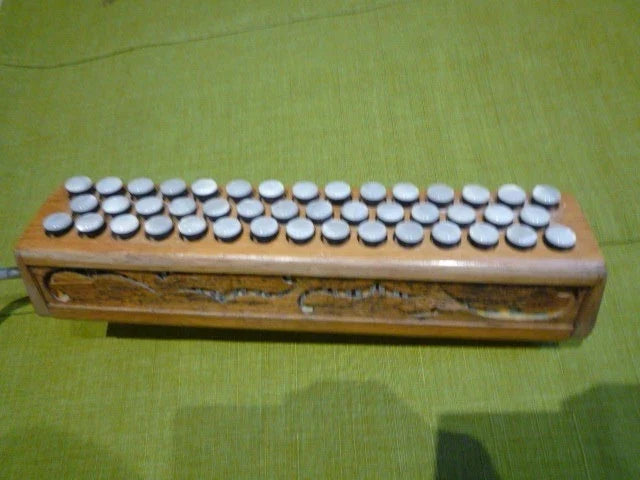 Accordina ancien en bois