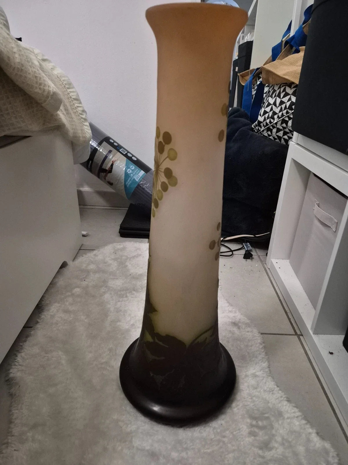 Vase en patte de verre signée gallé