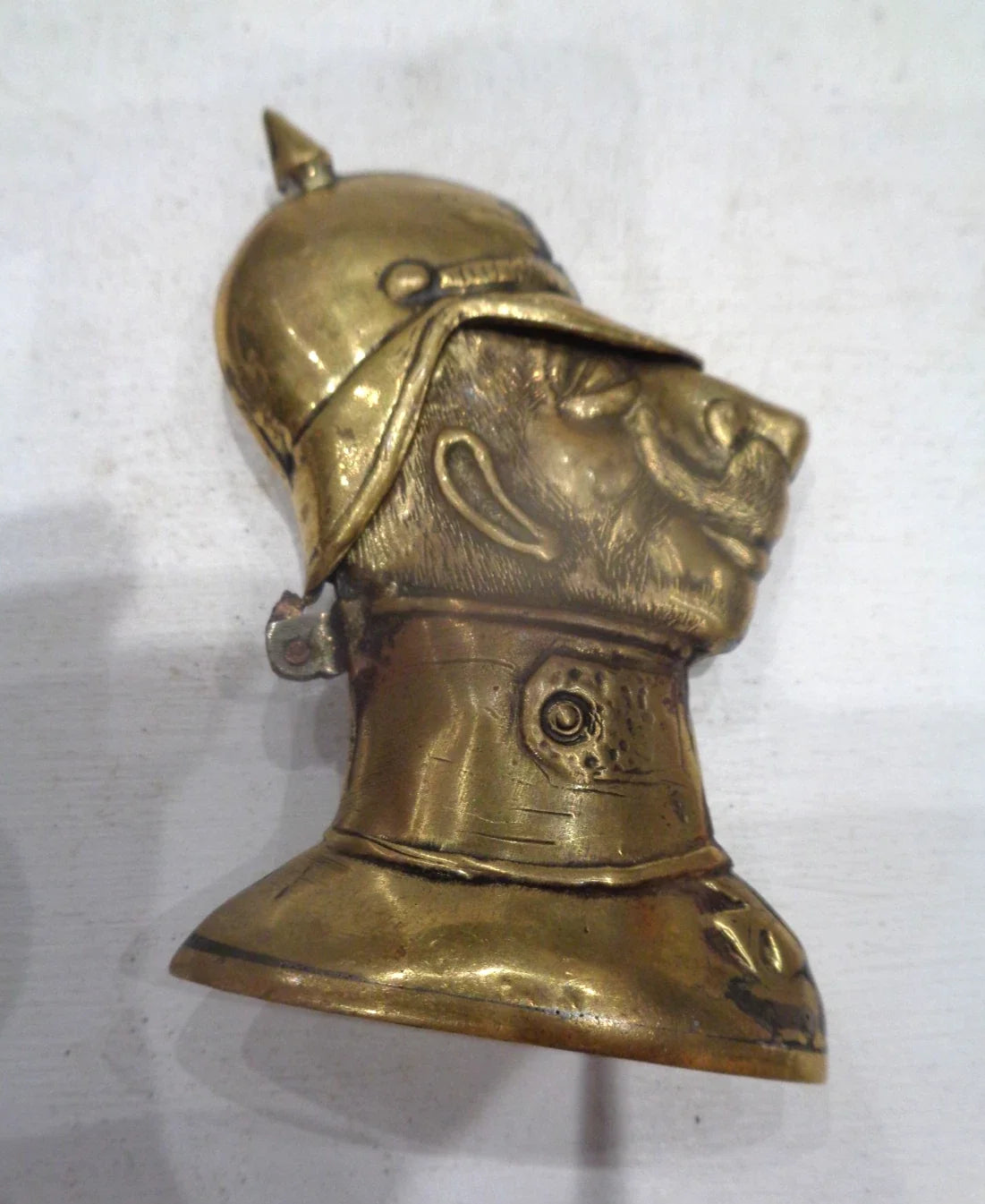 Briquet artisanat de tranchée représentant le kaiser en caricature