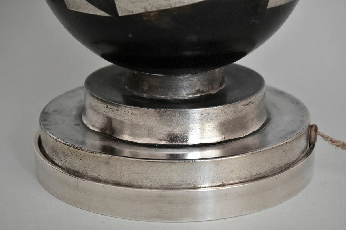 Lampe de table Art Déco en dinanderie, vers 1920-1930