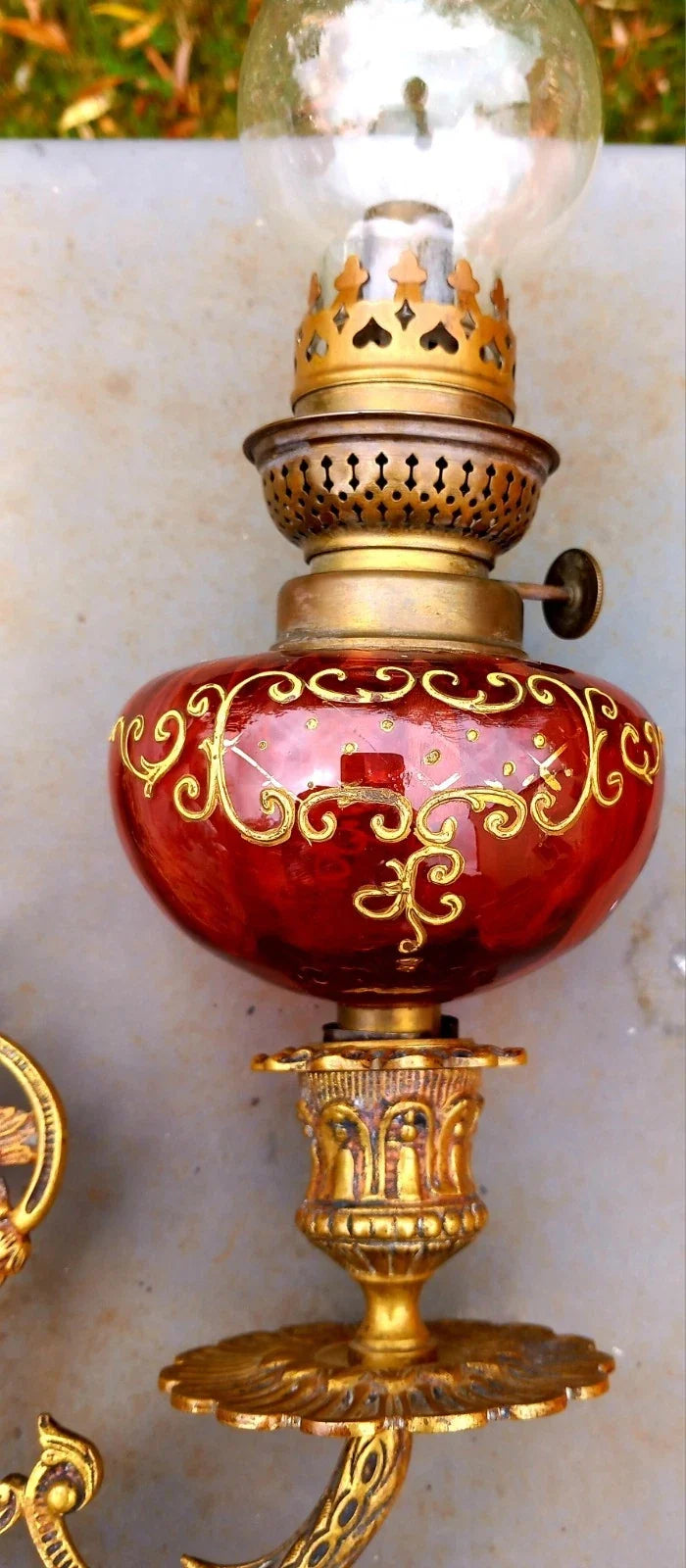 Magnifique paire de lampes , 2 x 2 toupies de piano a petrole tube verre émaillé
