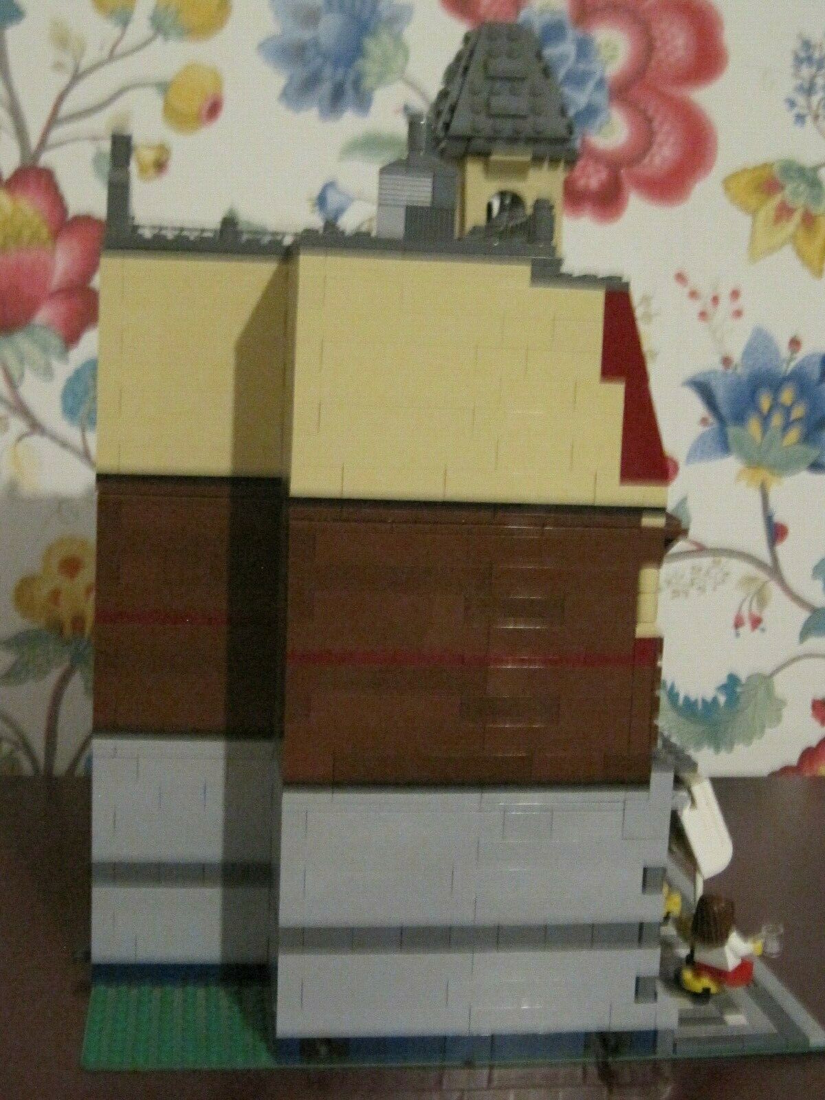 Lego 10182 CAFE CORNER Hôtel   très rare avec de recette