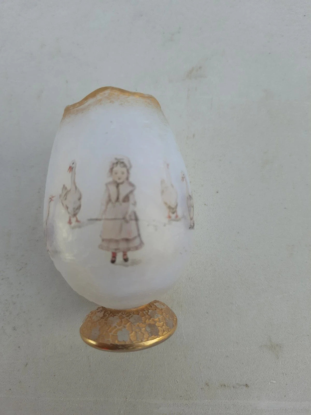 Rare Ancien Petit Vase Daum Nancy Gardeuse D Oies Verre Givré. Bordé D Or.