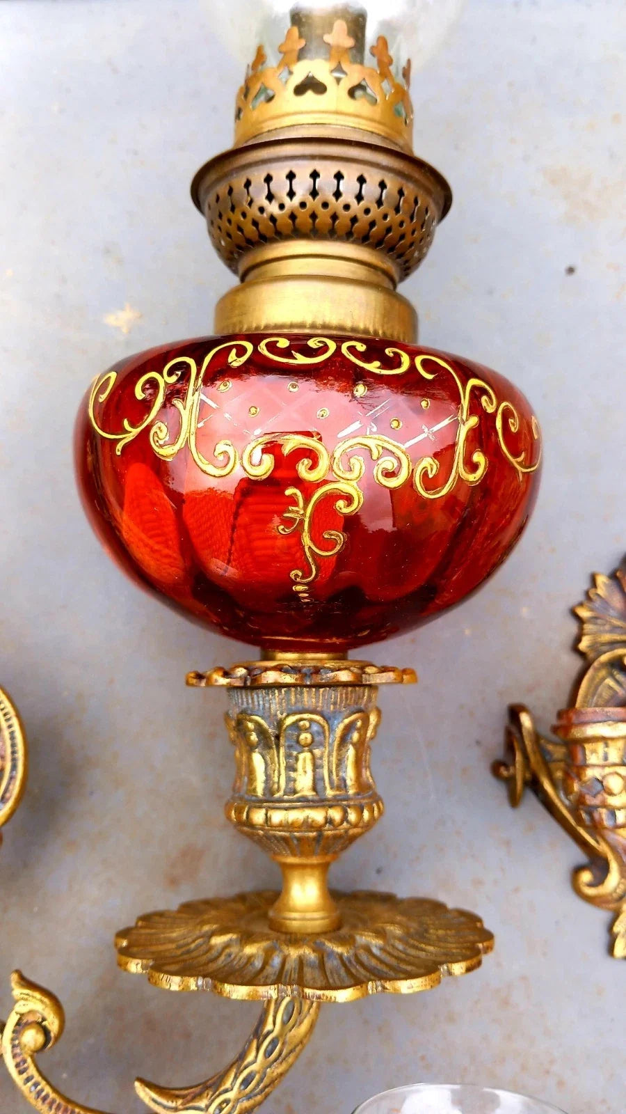 Magnifique paire de lampes , 2 x 2 toupies de piano a petrole tube verre émaillé
