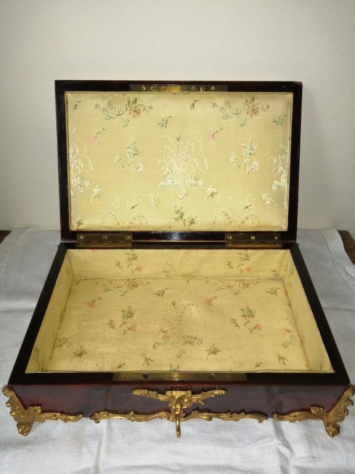 Coffret de table placage écailles style Louis XV Signé Rischmann Pau