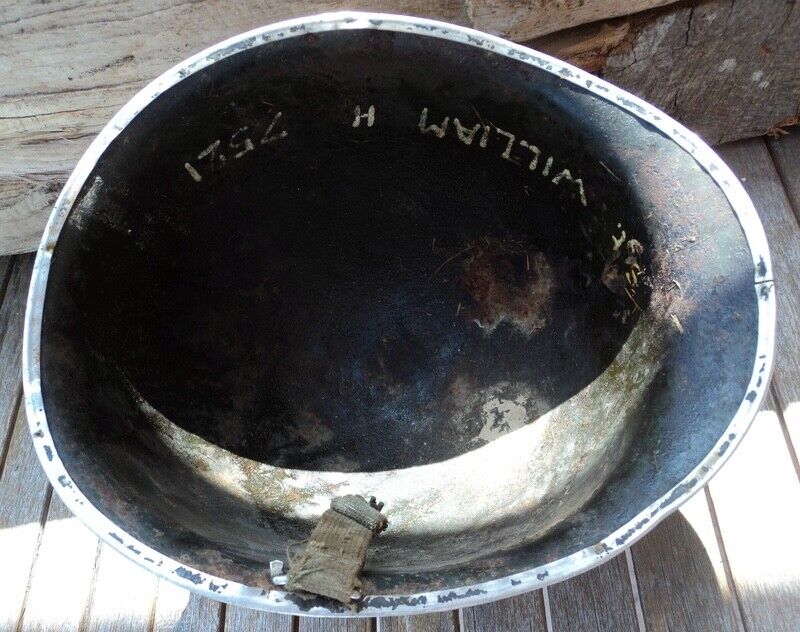 casque lourd us m1 service sanitaire avec coeurs sur les côtés