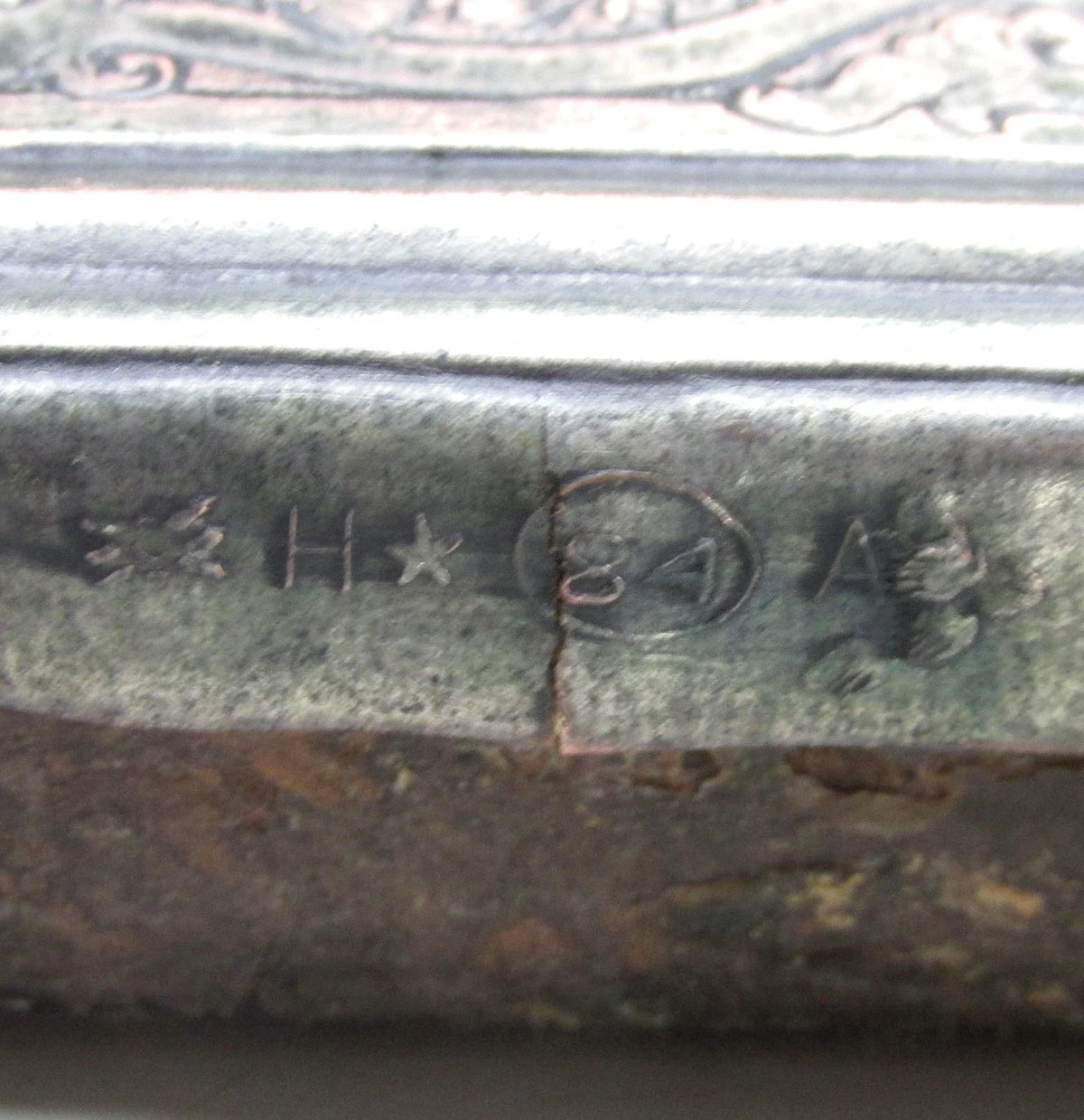 Icône ancienne de l'empire russe en argent massif et bois peint à la main, 28x24cm, circa 1880