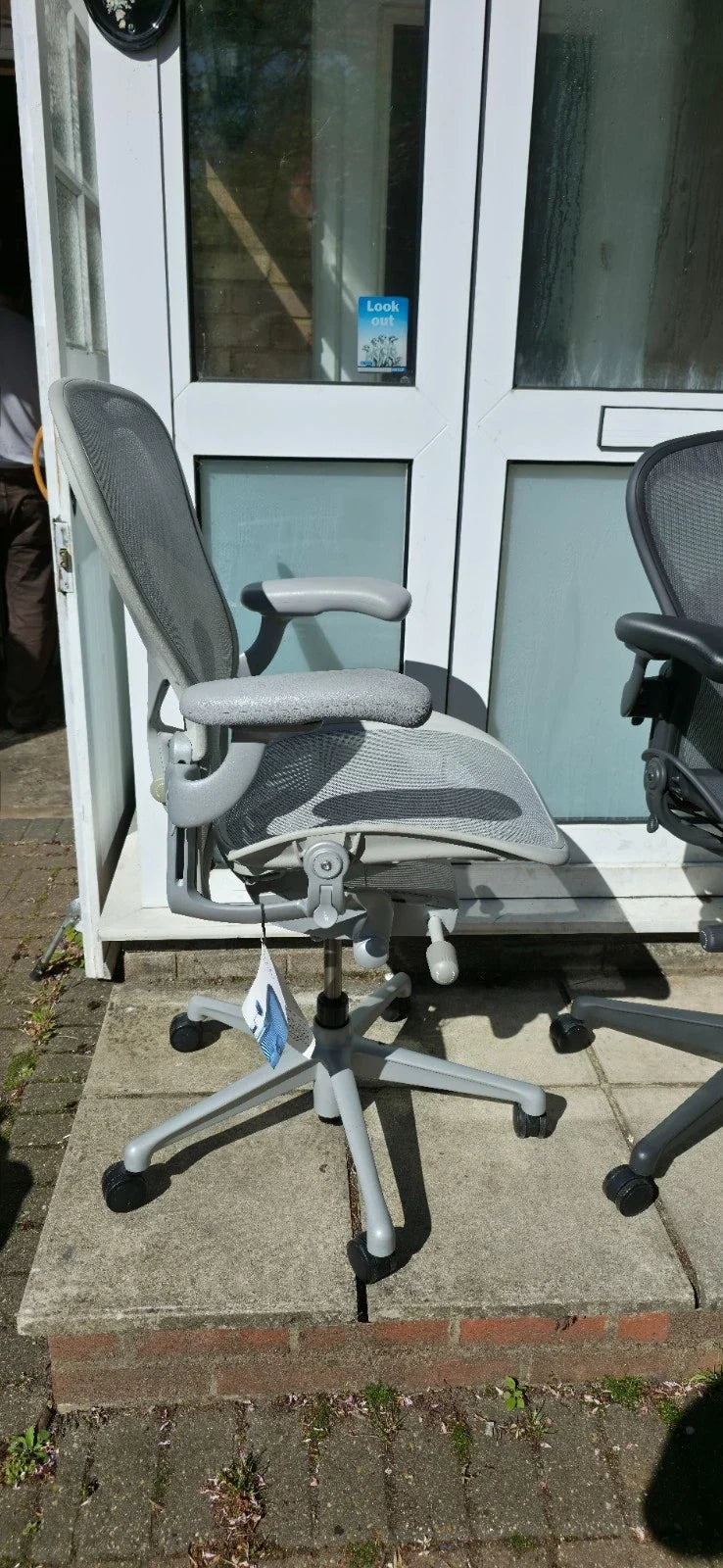 Herman Miller Aeron remasterisé taille C en parfait état gris minéral