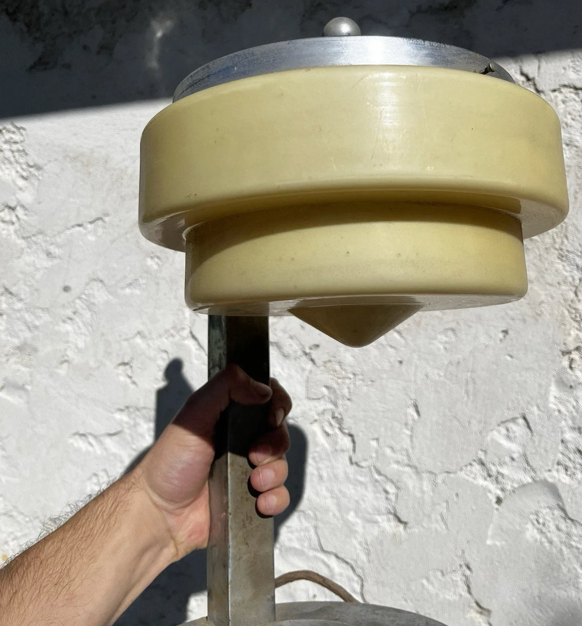 Lampe de bureau  verre opalin métal chromé années 40