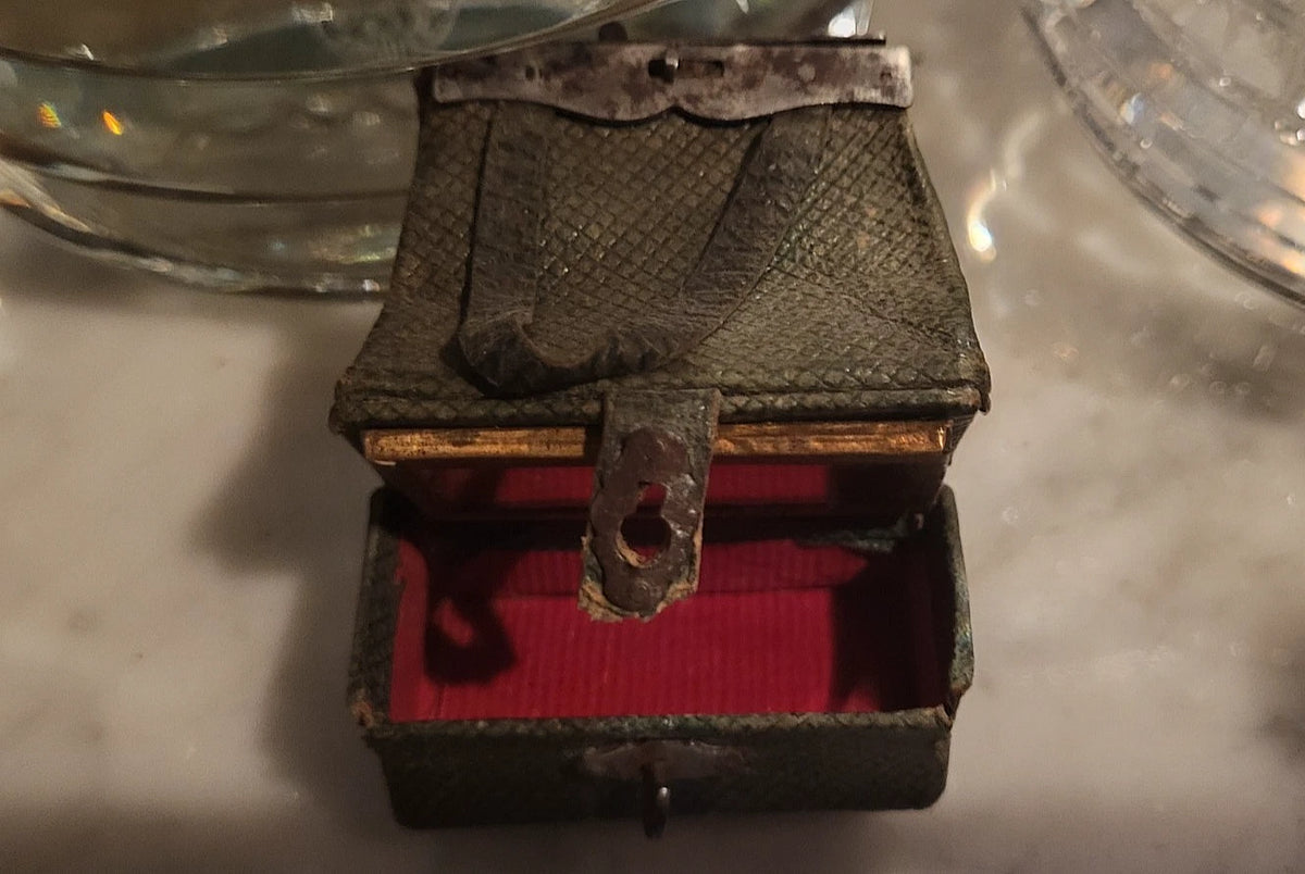 Rare et ancien sac de voyage en cuir de poupée Bleuette Jumeau