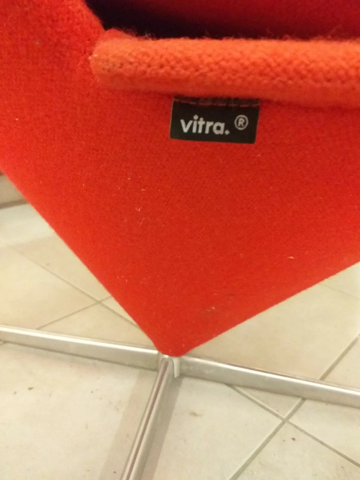Fauteuil Vitra Heart Cone Chair du designer Verner Panton (1958)