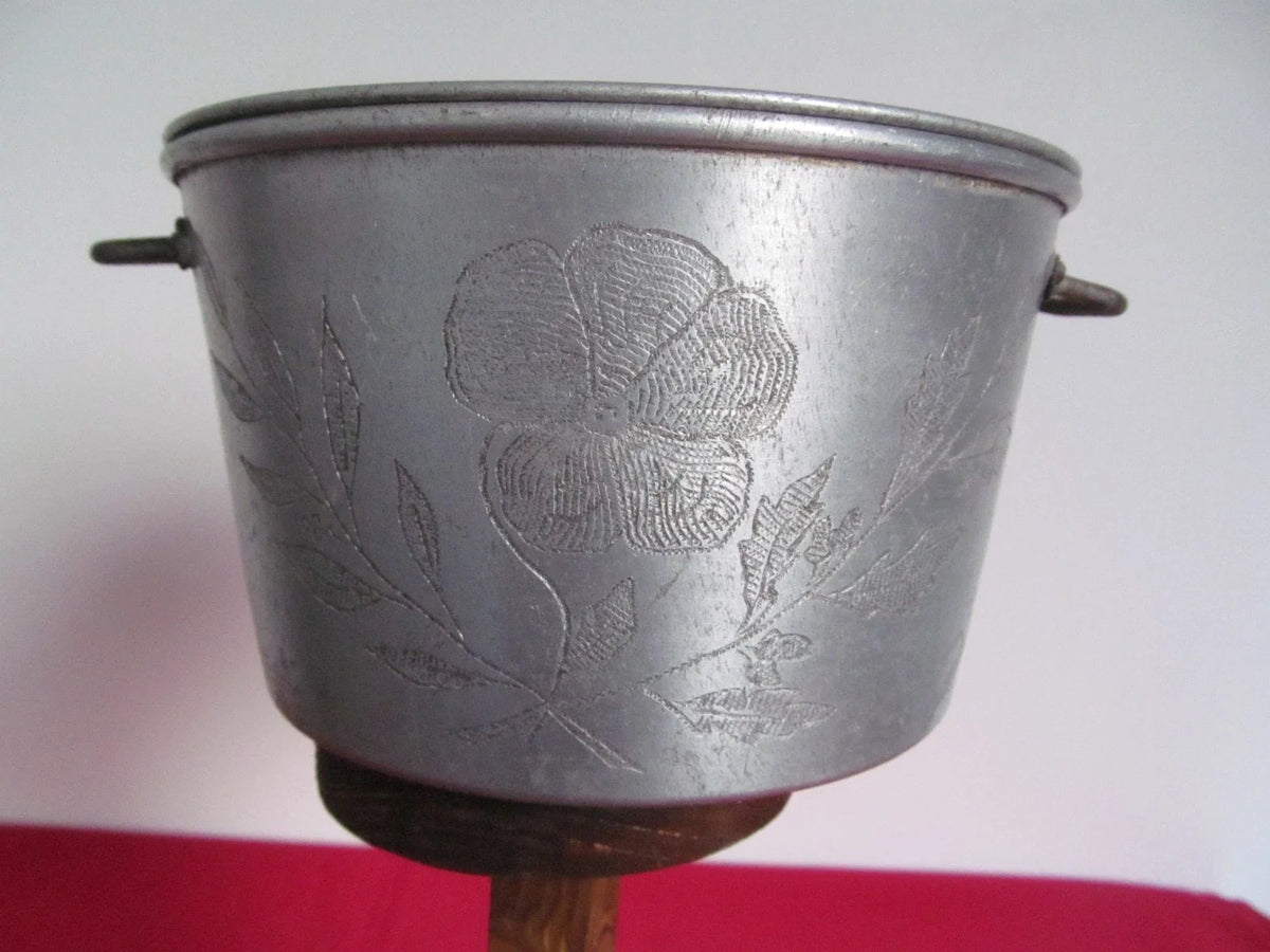 Gamelle gravee soldat francais infirmier art de tranchee ww1 yser poilu adrian