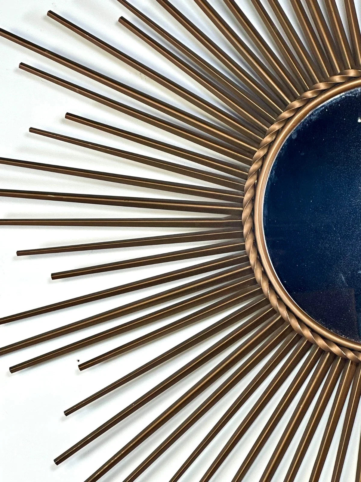 Miroir Soleil Chaty Vallauris en métal doré Années 1950-1960