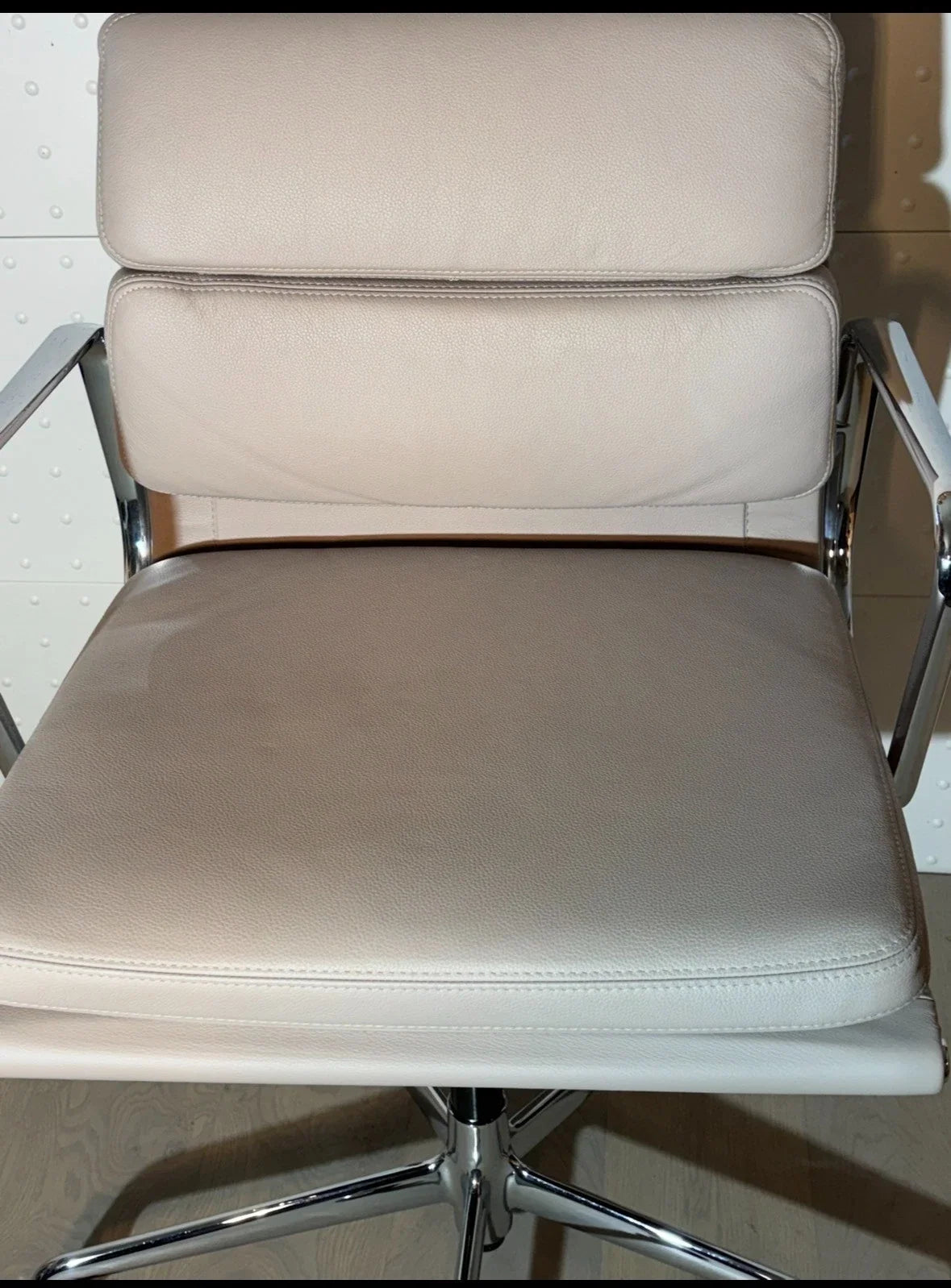 Vitra Alu Chair EA 217 Softpad chaise de bureau avec accoudoirs, Charles et Ray Eames