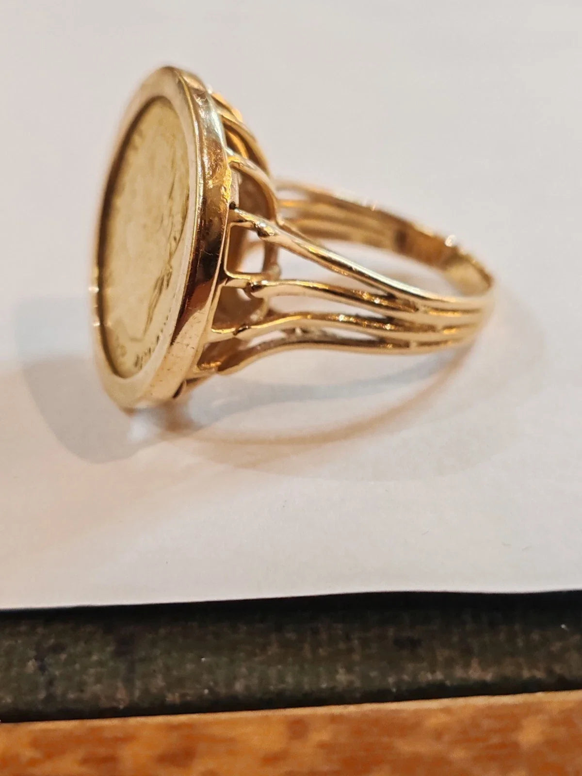 Bague ancienne en or jaune 18 carats avec un Napoléon