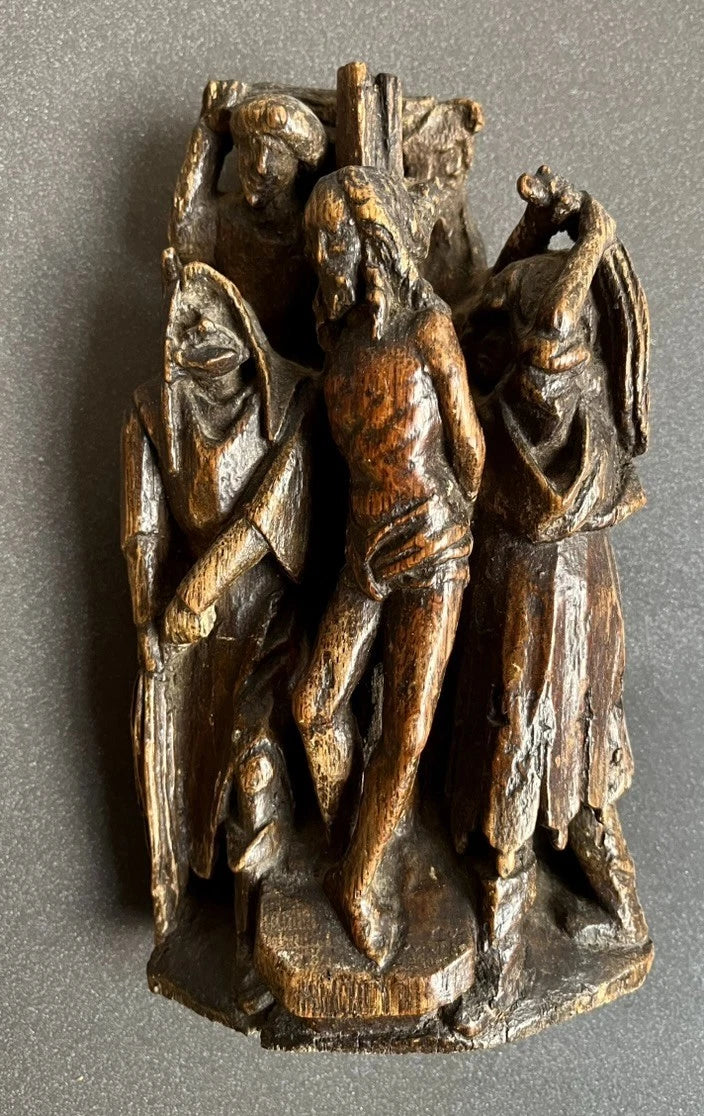Petit groupe en bois sculpté haute époque XVIème