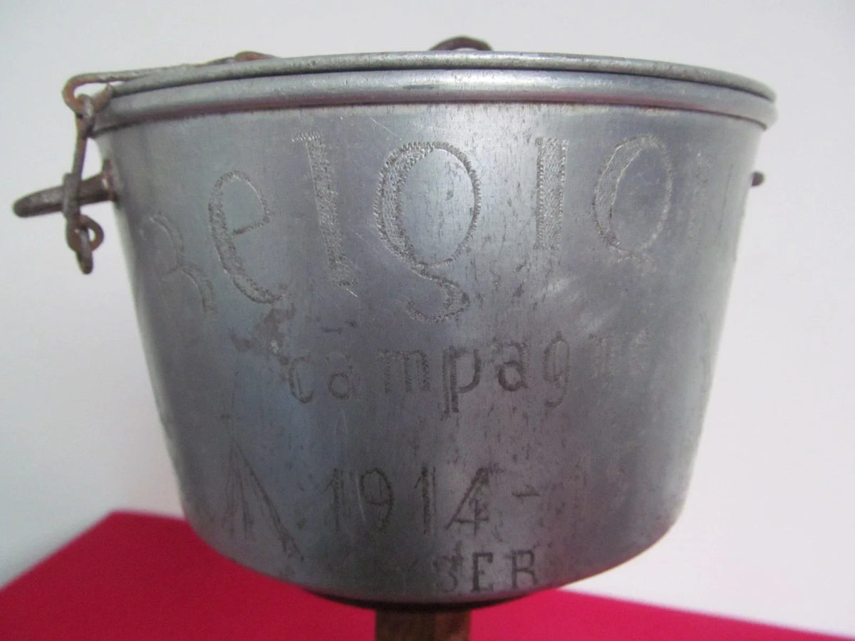 Gamelle gravee soldat francais infirmier art de tranchee ww1 yser poilu adrian