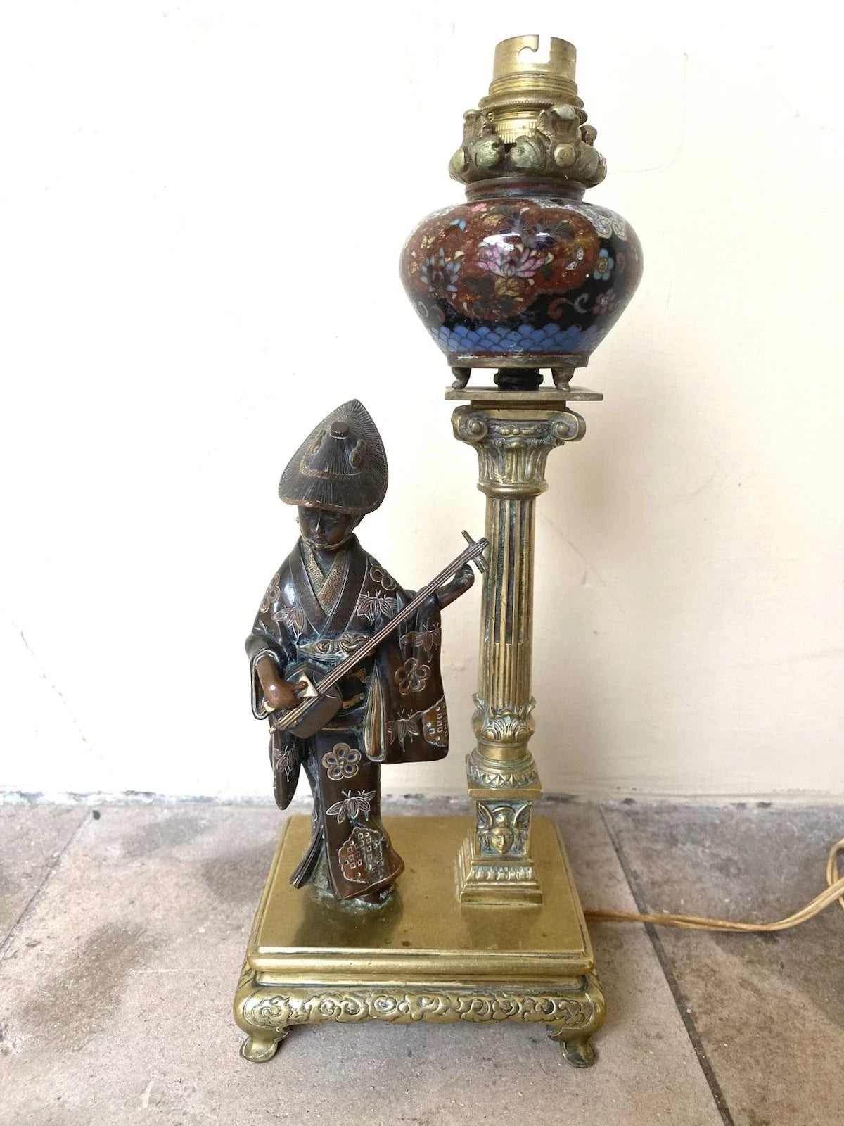 Lampe ancienne en bronze